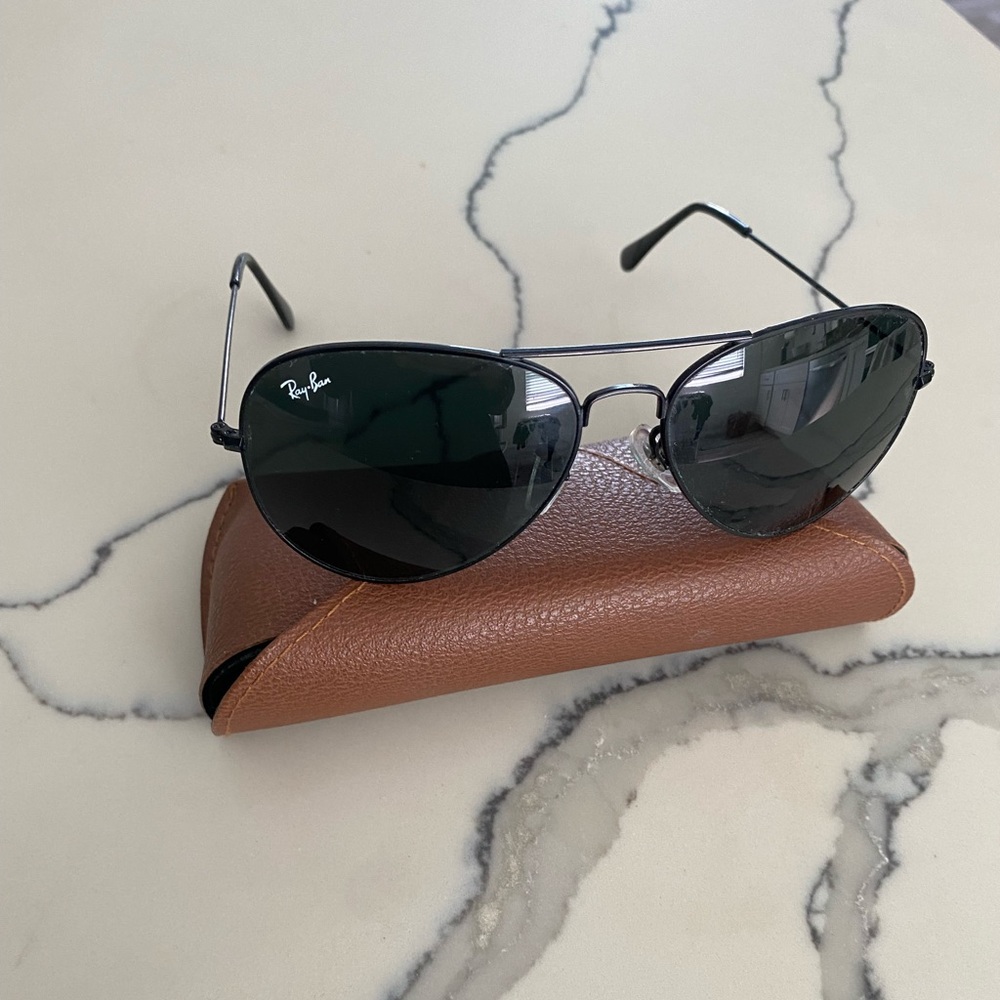 Ray ban large black aviators